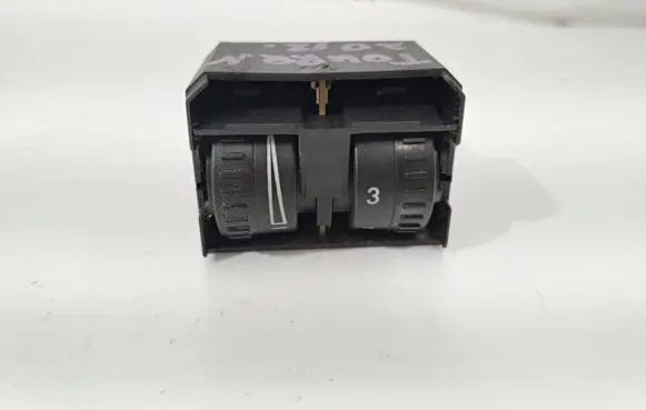 Volkswagen Touran II Headlight level height control switch 1T0941333C