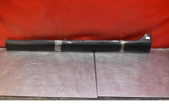 Front sill (body part)