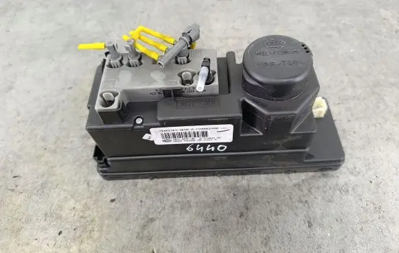 Mercedes-Benz E W210 Central locking vacuum pump 