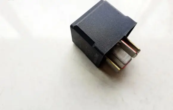 Opel Insignia A Other relay 13500119