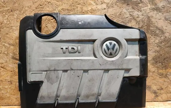 Volkswagen PASSAT B6 Engine cover (trim) 03L103925AM 03L103925AN