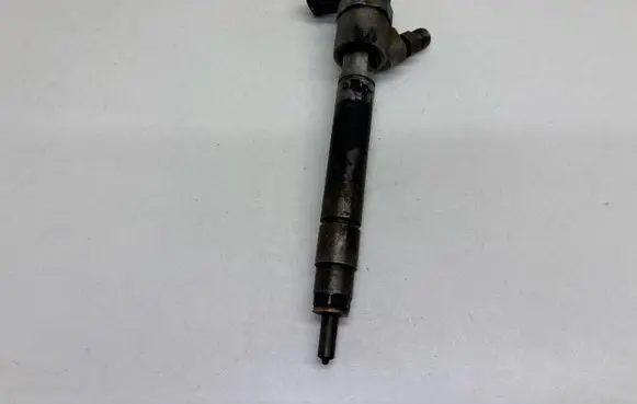 Volvo XC90 Fuel injector 30750283