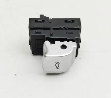 BMW X7 G07 Tailgate/boot open switch button 7911177