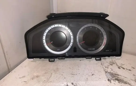 Volvo XC70 Speedometer (instrument cluster) 31270903AA D5113