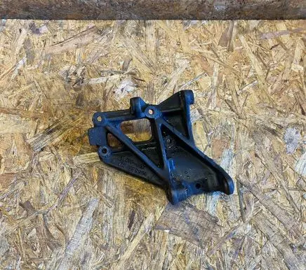 Mercedes-Benz S W126 Generator/alternator bracket 1101550535