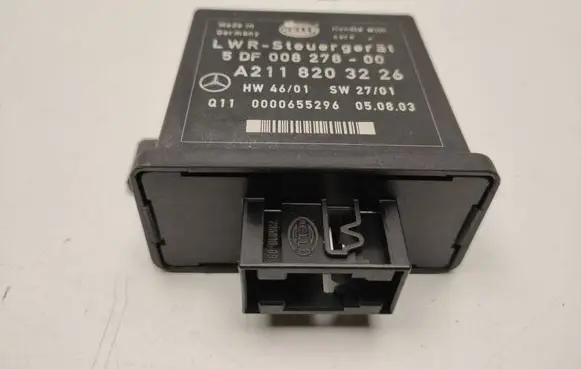 Mercedes-Benz E W211 Light module LCM a2118203226
