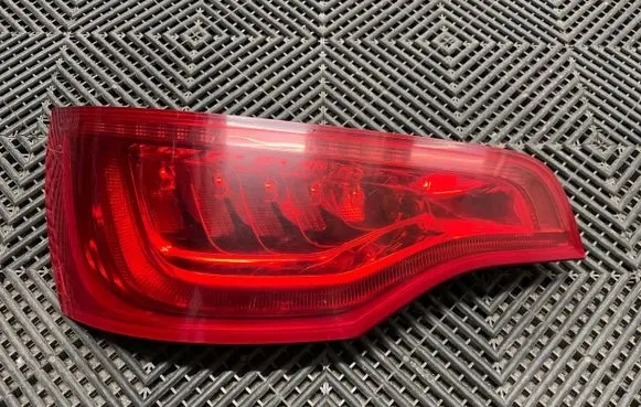 Audi Q7 4L Rear/tail lights 4L0945093F