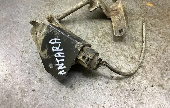 Headlight/headlamp level sensor