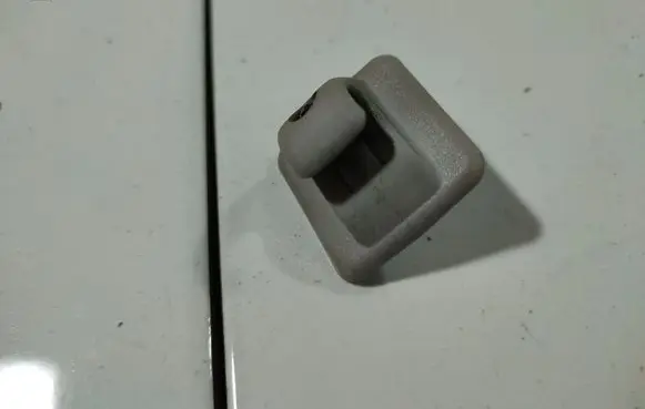 Toyota Aygo AB10 Sun visor clip/hook/bracket 