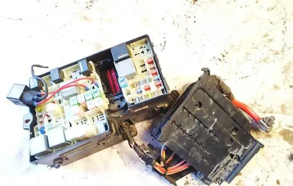 Ford Focus Fuse box set av6t14a142ab av6t-14a142-ab