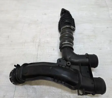 Opel Crossland X Intercooler hose/pipe 9804177580