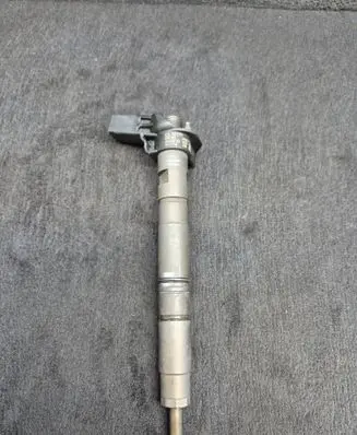 Audi Q5 SQ5 Fuel injector 03L130277
