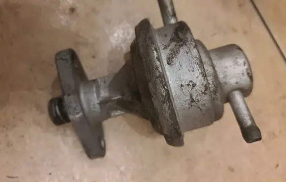 Ford Sierra Mechanical fuel pump 70HF9350CA