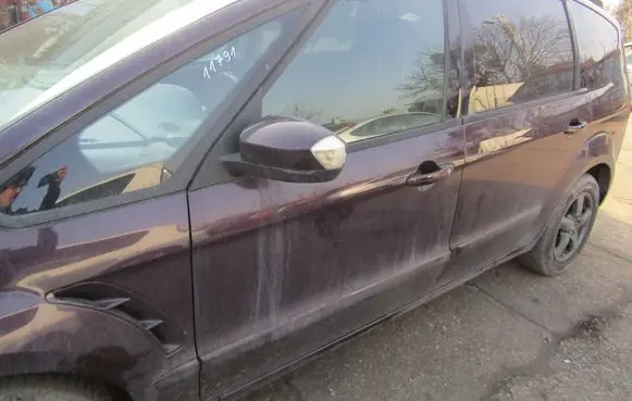 Ford S-MAX Front door 