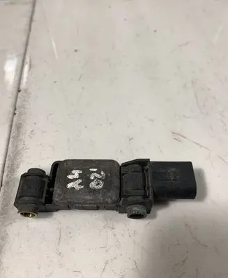 Audi A4 S4 B6 8E 8H Airbag deployment crash/impact sensor 8E0959651