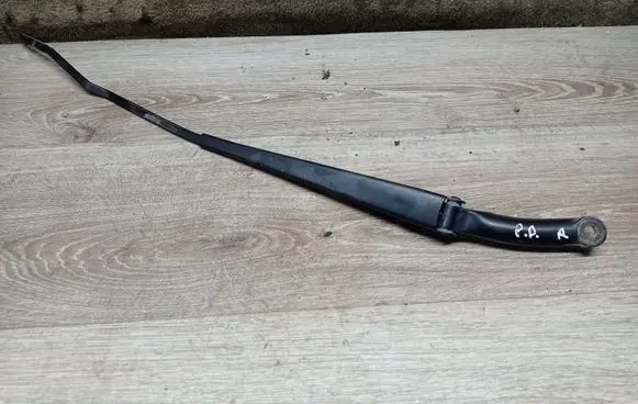 Volvo V70 Front wiper blade arm
