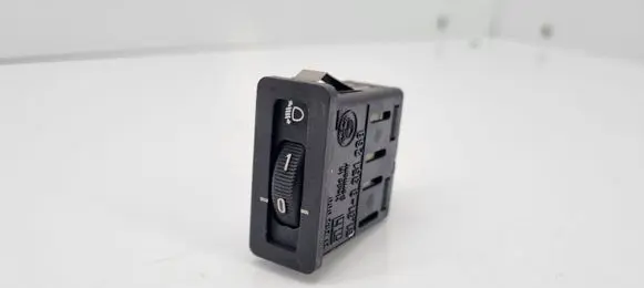 BMW 5 E34 Headlight level height control switch 8351268 61318351268