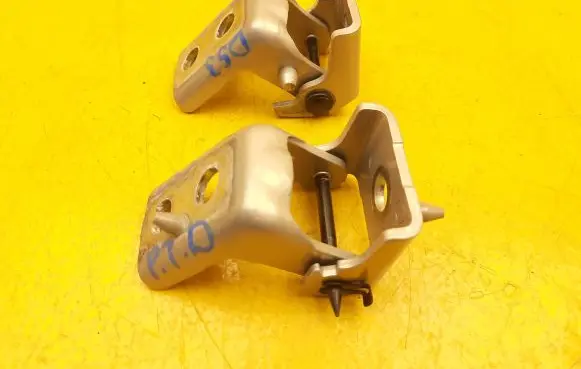 Citroen DS3 Rear door upper hinge