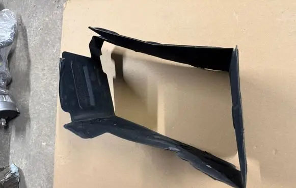 Hyundai i30 Battery tray heat shield 