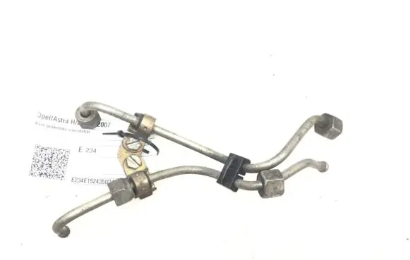 Opel Astra H Fuel injector supply line/pipe 