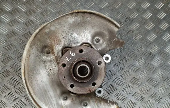 Rear wheel hub