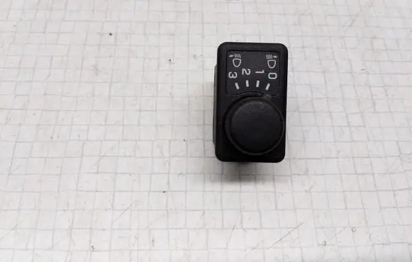 Nissan Almera N16 Headlight level height control switch 42000