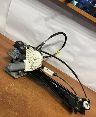 Mercedes-Benz E A207 Rear door window regulator with motor A2077200246 D3056