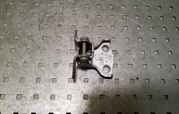 Opel Antara Rear door upper hinge