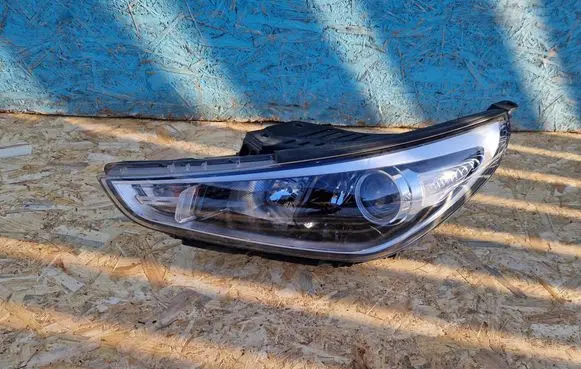 Hyundai i30 Headlight/headlamp 92101G4020