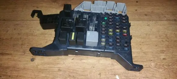 Ford Mondeo Mk III Fuse box set 1s7t14a073ae 1s7t-14a073-ae