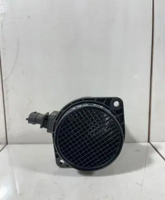 Volvo V70 Mass air flow meter 0281002730
