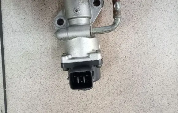 Suzuki Swift I EGR valve
