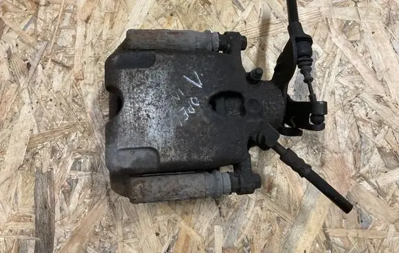 Opel Insignia A Rear brake caliper 