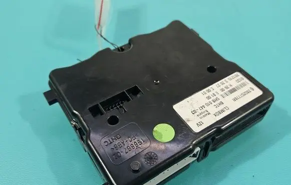 Renault Twingo III Central body control module 285257778R IMPRK1467497