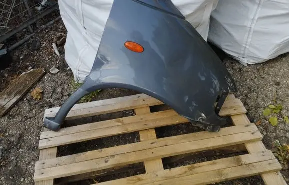Nissan Serena Fender