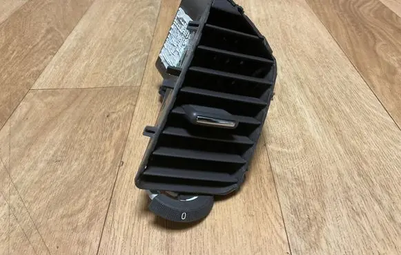 Opel Insignia A Dash center air vent grill 13282238