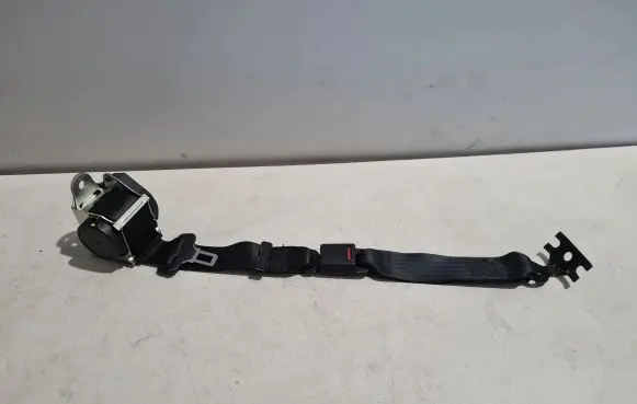 Middle seatbelt (rear)