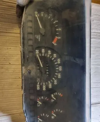 Opel Frontera A Speedometer (instrument cluster) 81117707