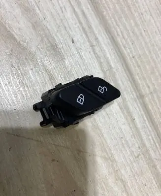 BMW X2 F39 Central locking switch button 9320641