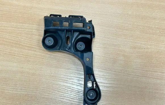 Opel Crossland X Rear bumper mounting bracket 39097401 475498858