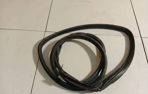 Honda FR-V Rubber seal rear door 