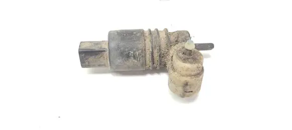 Volkswagen PASSAT B5.5 Windscreen/windshield washer pump