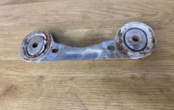 Opel Insignia A Muffler mount bracket/holder