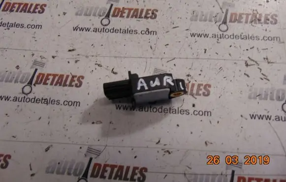 Toyota Auris 150 Airbag deployment crash/impact sensor 8983102060