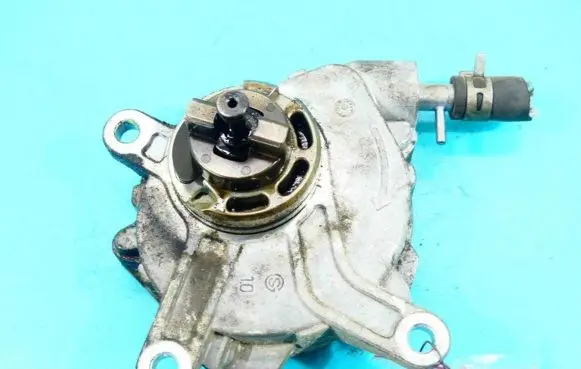 Toyota Avensis T270 Vacuum pump IMPRK976807