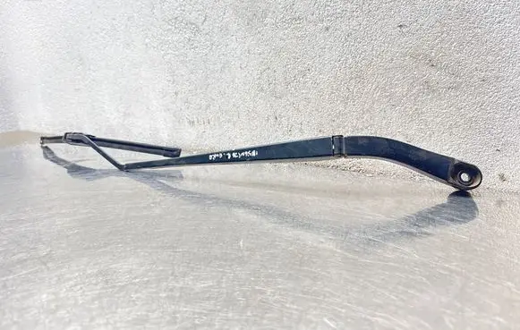 Opel Insignia A Front wiper blade arm 13227399
