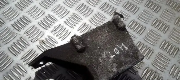 Volvo V70 Engine mount bracket 30645159 30636732