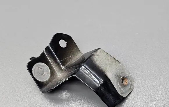 Honda CR-V Fender mounting bracket