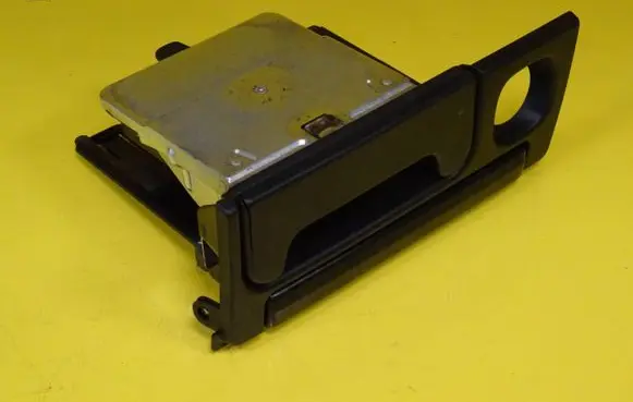 Suzuki Swift I Car ashtray 73851-60E00 7385160E00