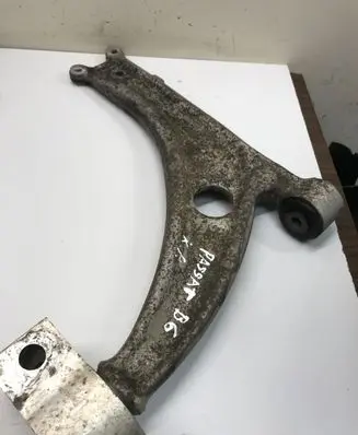 Volkswagen PASSAT B6 Front lower control arm/wishbone